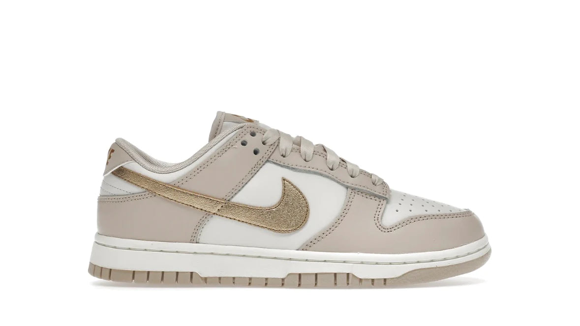 Gold nike dunks clearance womens